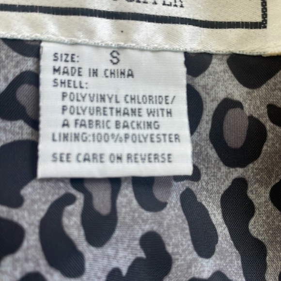 BB Dakota vegan blazer black. Some marks on back as shown in photo. Size small. - Picture 6 of 7